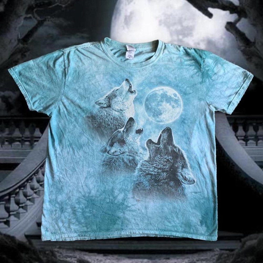 blue wolf tee 5/$25 bundle sale